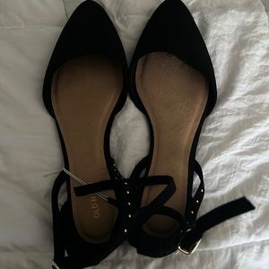 Old navy black flats, brand new never worn once